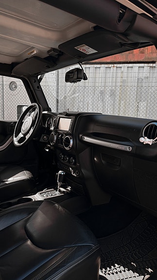 Jeep Wrangler Unlimited 5 of 5