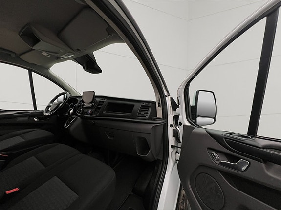 Ford Transit Custom 27 of 30