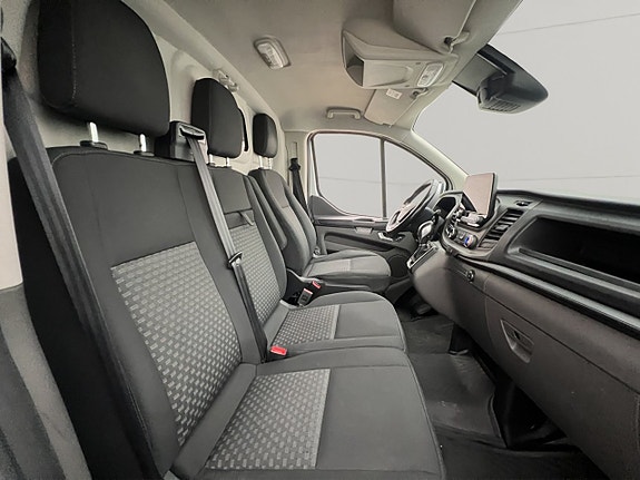 Ford Transit Custom 26 of 30