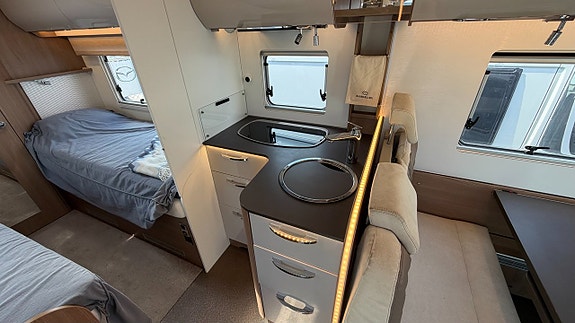Bürstner Ixeo T 720 140hk / Aut / Toa Bak / Låga långbäddar, ALDE 8 of 22