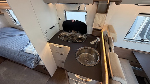 Bürstner Ixeo T 720 140hk / Aut / Toa Bak / Låga långbäddar, ALDE 9 of 22