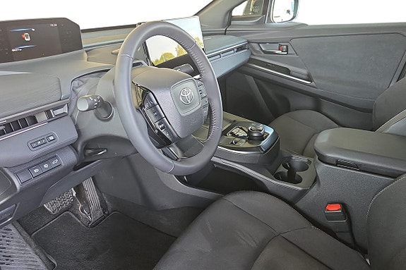 Toyota C-HR 10 of 19