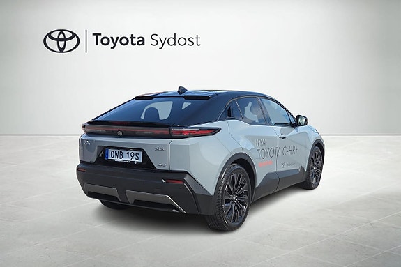 Toyota C-HR 8 of 19