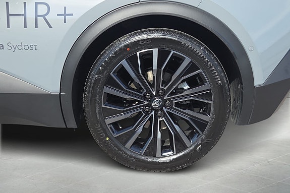 Toyota C-HR 9 of 19