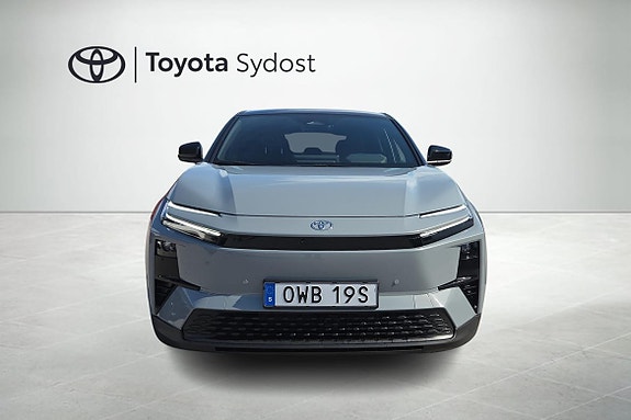 Toyota C-HR 2 of 19