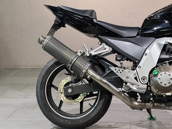 Kawasaki Z750 4 of 7