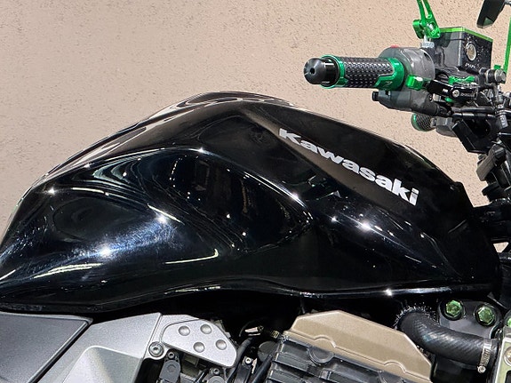 Kawasaki Z750 2 of 7