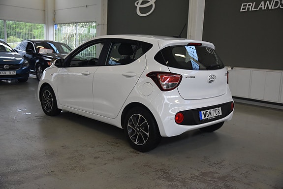 Hyundai i10 4 of 5