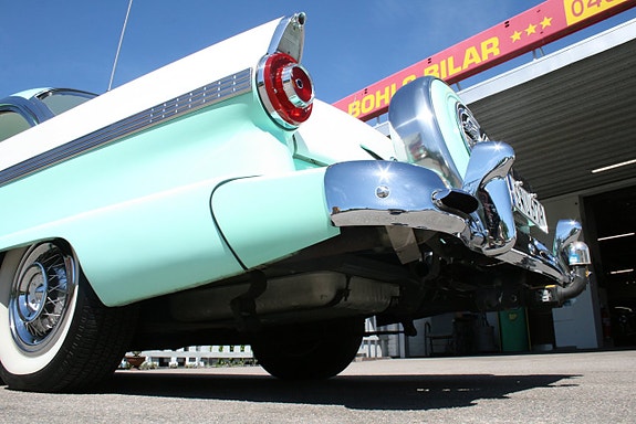 Ford Fairlane 12 of 25