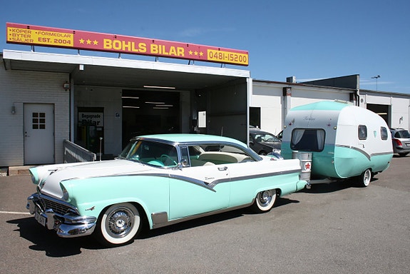Ford Fairlane 3 of 25