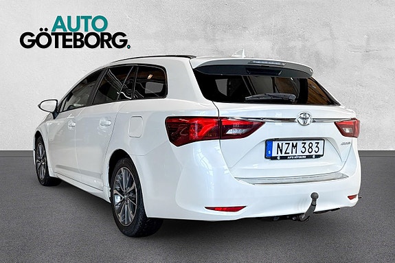 Toyota Avensis 4 of 5