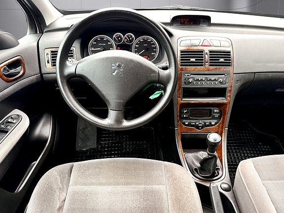 Peugeot 307 9 of 16