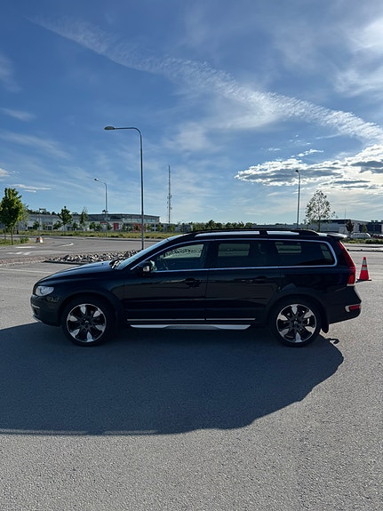 Volvo XC70 3 of 5