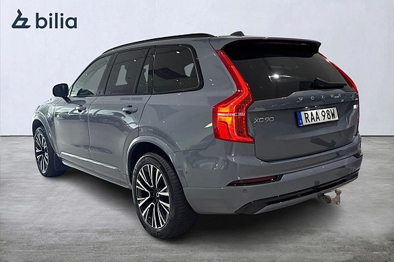 Volvo XC90 2 of 5