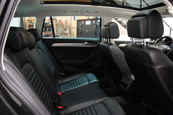 Volkswagen Passat 21 of 24