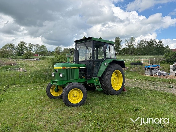 Traktor med skogskran - John Deere, 2130