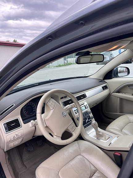 Volvo V70 5 of 5