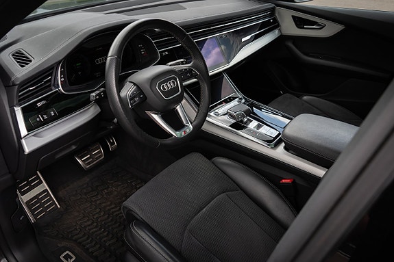 Audi Q8 9 of 23