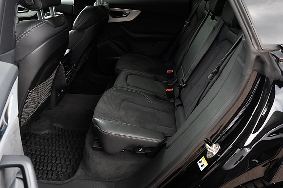 Audi Q8 14 of 23