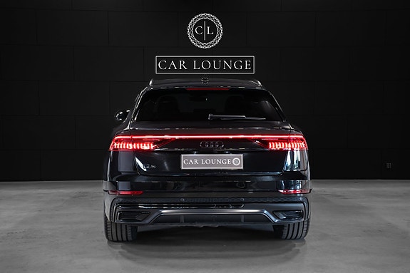 Audi Q8 4 of 5