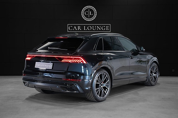 Audi Q8 3 of 5
