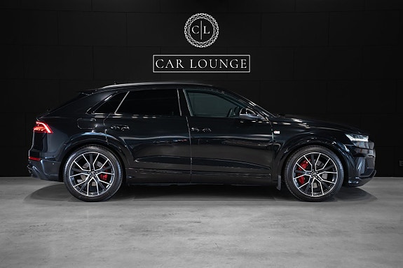 Audi Q8 2 of 5