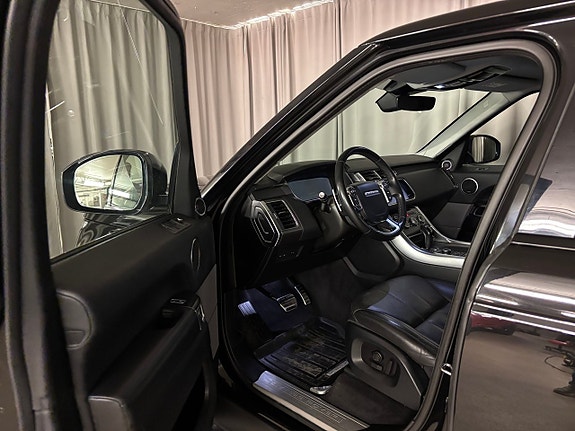 Land Rover Range Rover Sport 12 of 23
