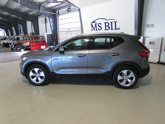 Volvo XC40 7 of 19