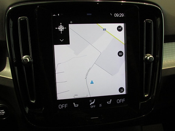 Volvo XC40 13 of 19