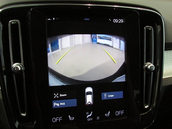Volvo XC40 14 of 19