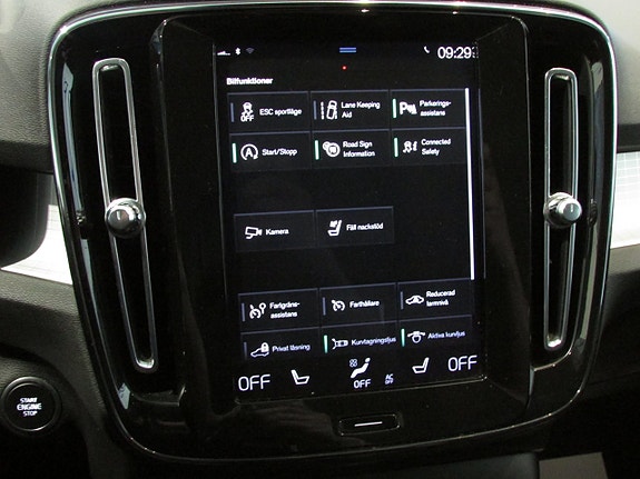 Volvo XC40 15 of 19