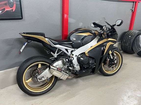 Honda CBR1000RR 1.0 5 of 10