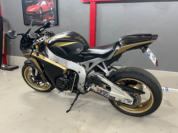 Honda CBR1000RR 1.0 7 of 10