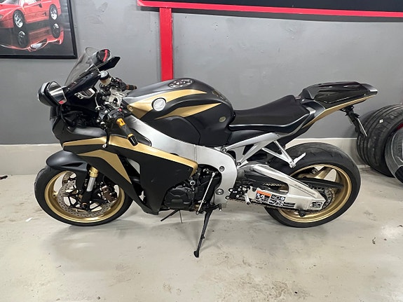 Honda CBR1000RR 1.0 8 of 10