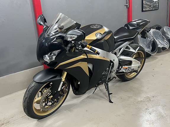 Honda CBR1000RR 1.0 9 of 10