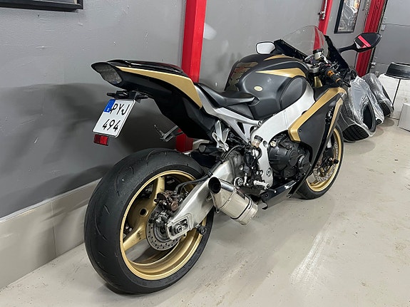 Honda CBR1000RR 1.0 6 of 10