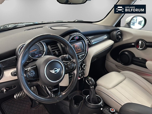 MINI Cooper S 7 of 15