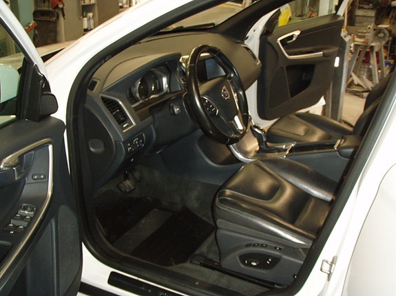 Volvo XC60 7 of 14