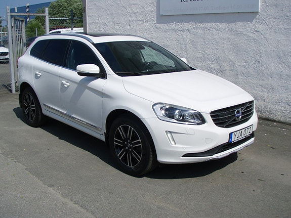Volvo XC60 2 of 5