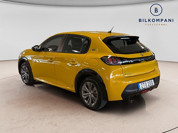 Peugeot e-208 2 of 5