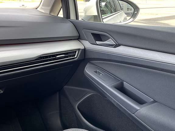 Volkswagen Golf VIII 11 of 13