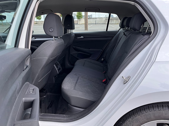 Volkswagen Golf VIII 7 of 13
