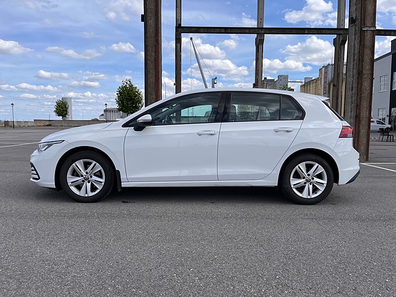 Volkswagen Golf VIII 2 of 13