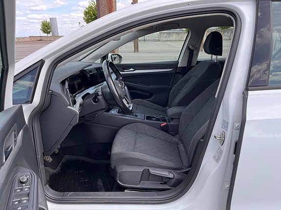 Volkswagen Golf VIII 6 of 13