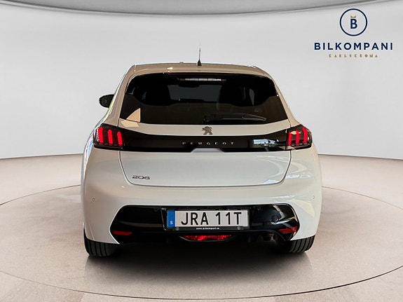 Peugeot 208 2 of 5