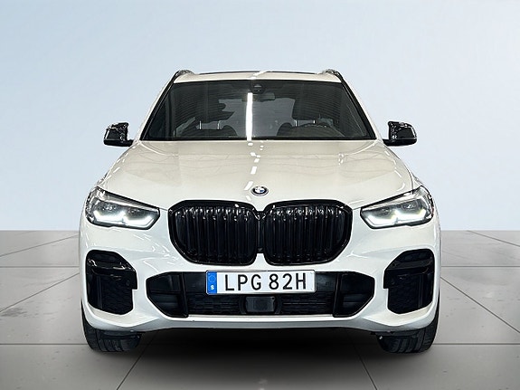 BMW X5 2 of 5