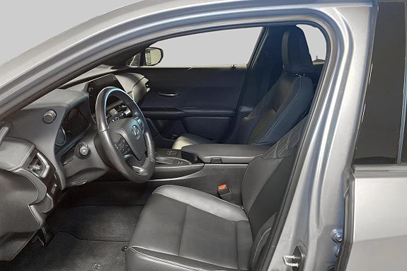 Lexus UX250h 7 of 11