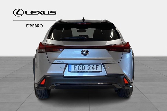 Lexus UX250h 5 of 11