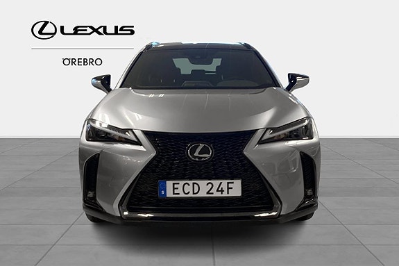 Lexus UX250h 2 of 11