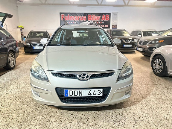 Hyundai i30 2 of 14